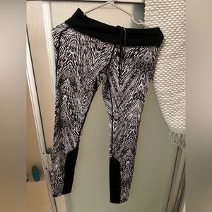 Nike patterned running leggings